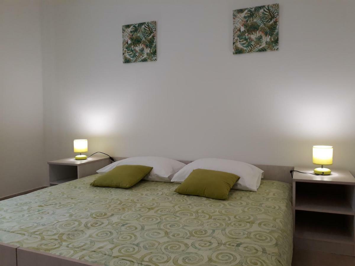 Apartments Jelicic Biograd Na Moru Eksteriør bilde