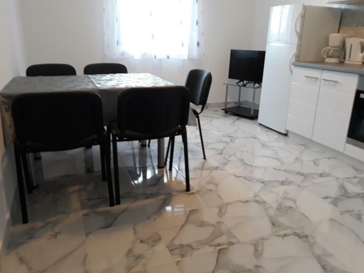 Apartments Jelicic Biograd Na Moru Eksteriør bilde