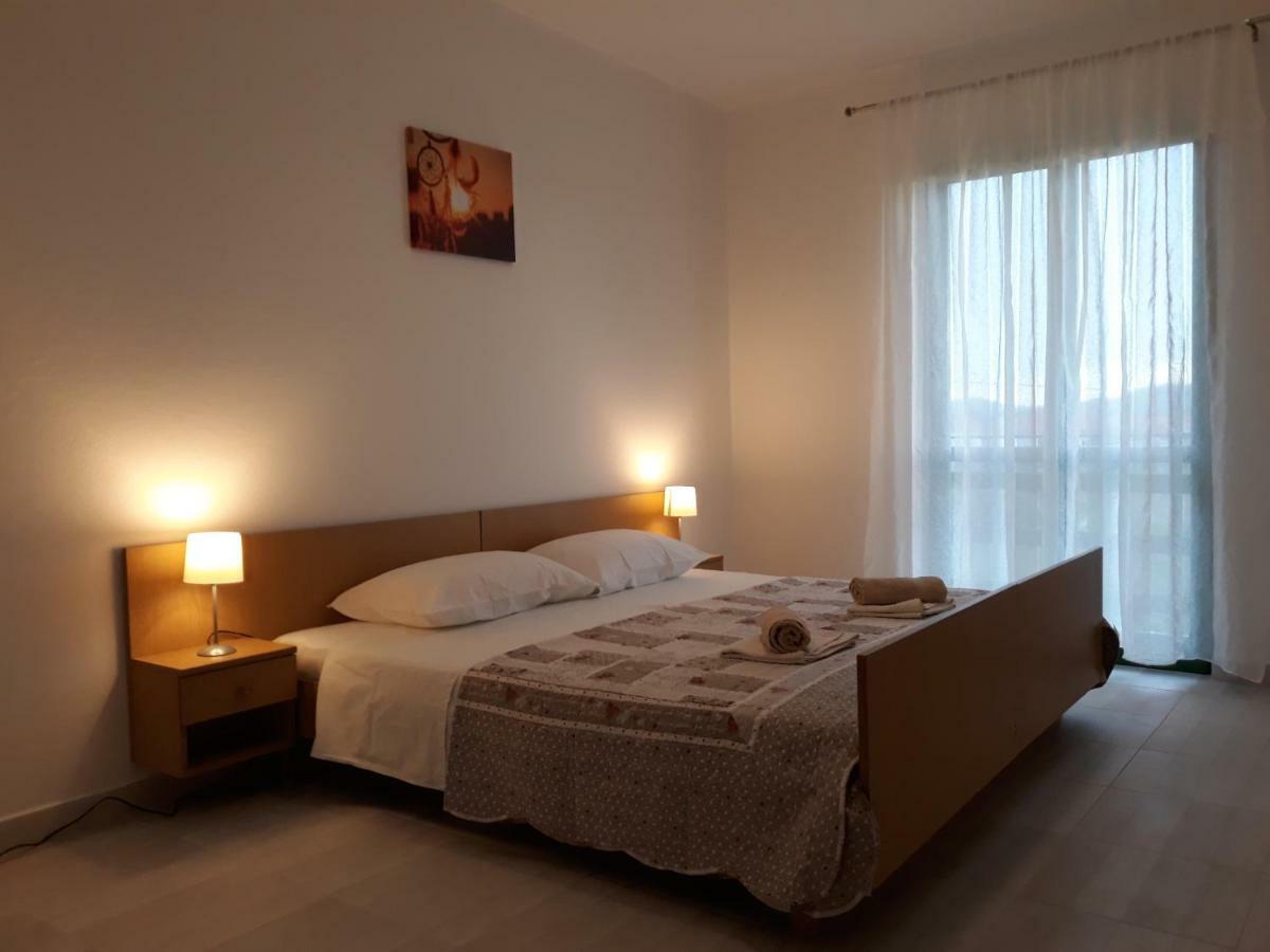 Apartments Jelicic Biograd Na Moru Eksteriør bilde